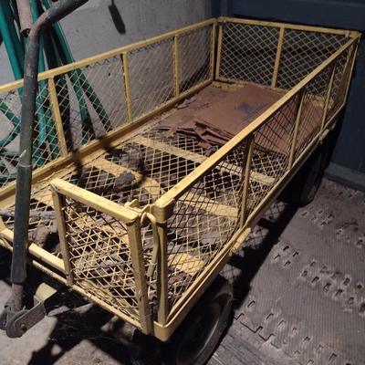 Metal Garden Pull Cart with Pnuematic Tires