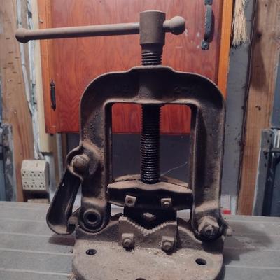 Antique Cast Iron Erie Tool Works Pipe Vise
