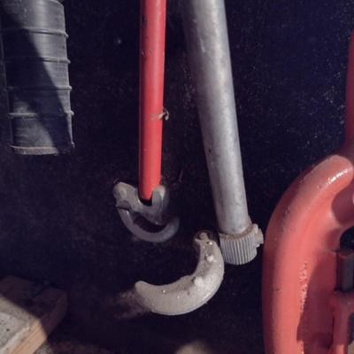 Metal Pipe Cutters and Tools