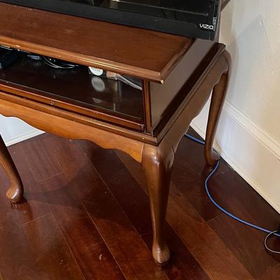 Vintage Queen Anne End Table