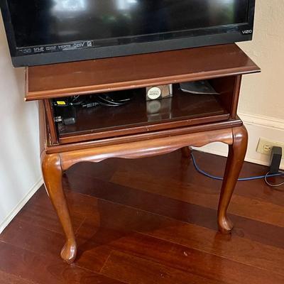 Vintage Queen Anne End Table