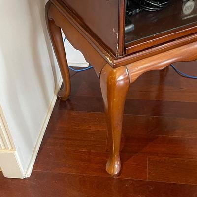 Vintage Queen Anne End Table