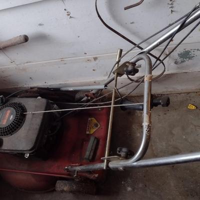 Troy-Bilt Lawn Mower with Briggs and Stratton Motor