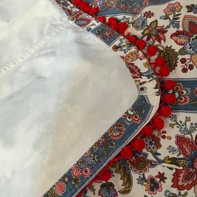 Amazing Vintage Spread w Matching Dust Ruffle