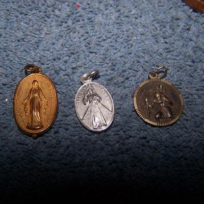 LOT 12 WONDERFUL COLLECTABLE/VINTAGE RELIGIOUS ITEMS