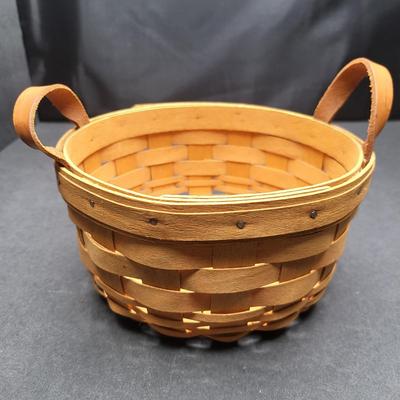 Round Longaberger Woven Basket 1998