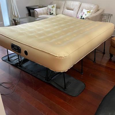 Front Gate Essential EZ Inflatable Guest Bed - Queen