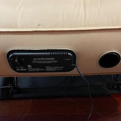 Front Gate Essential EZ Inflatable Guest Bed - Queen