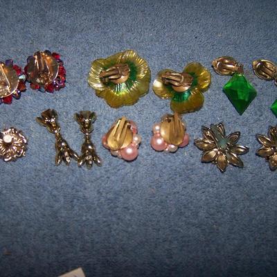 LOT 37 GREAT VINTAGE CLIP EARRINGS--SOME SIGNED