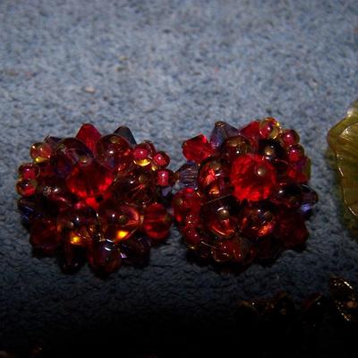 LOT 37 GREAT VINTAGE CLIP EARRINGS--SOME SIGNED