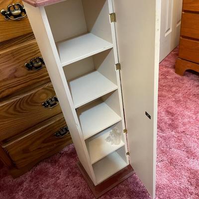 Pedestal Shelf