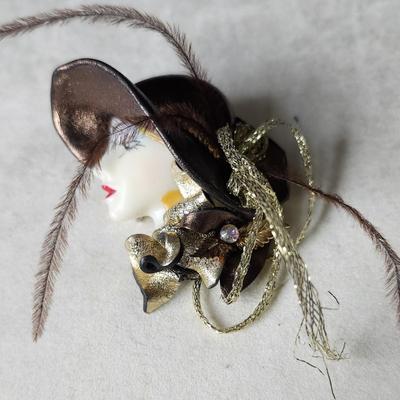 Glamour Lady Brooch