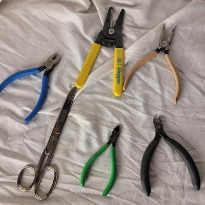 Lot of small electronics tools, dykes, needle nose from hp