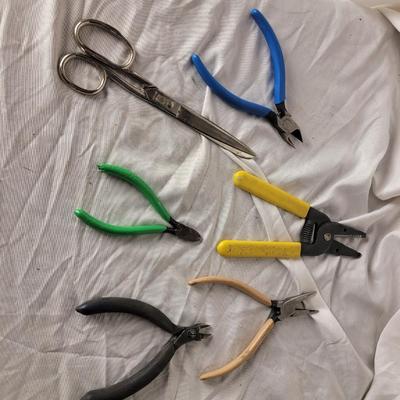 Lot of small electronics tools, dykes, needle nose from hp