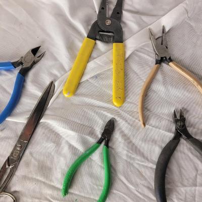 Lot of small electronics tools, dykes, needle nose from hp