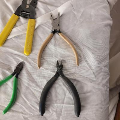Lot of small electronics tools, dykes, needle nose from hp
