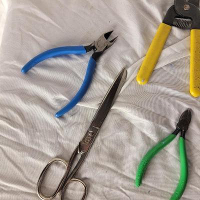 Lot of small electronics tools, dykes, needle nose from hp