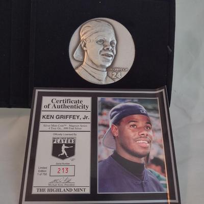 Highland Mint Ken Griffey Jr. Magnum Series .999 Fine Silver 4 troy oz. Medallion in Box with C.O.A.