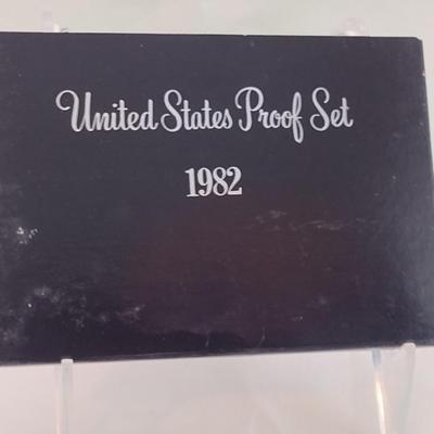 Set of Five 1982 U.S. Mint Proof Coin Sets #270