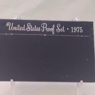 Set of Five 1975 U.S. Mint Proof Coin Sets (#289)