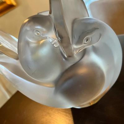 Lalique Doves Flower aranger vase