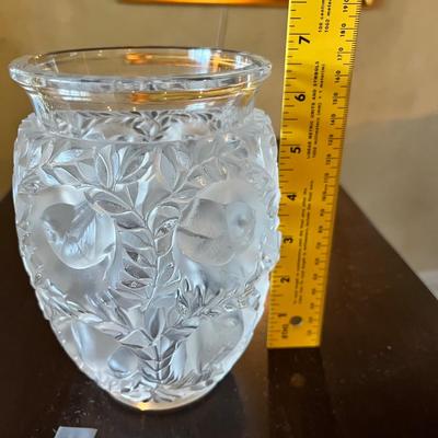 Lalique Frosted Bagatelle Lovebirds Botanical Vase