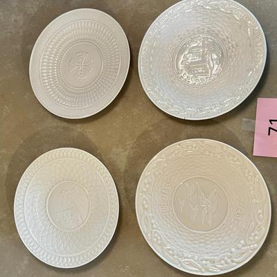 Belleek Christmas Plate set