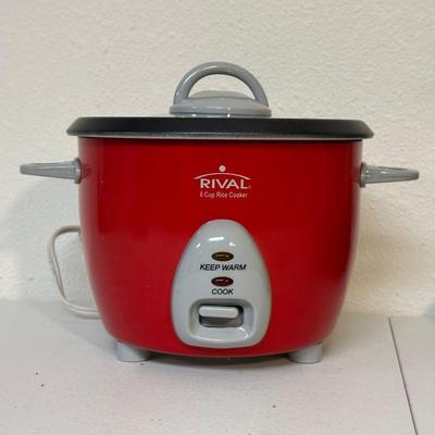 RIVAL KEEP WARM AND A SLOW COOKER