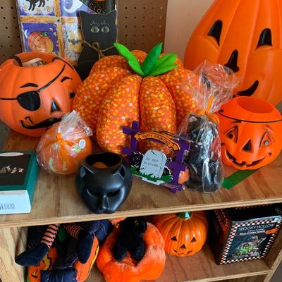 Halloween Decor Lot 1