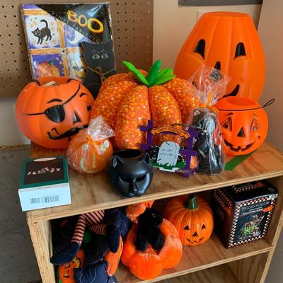Halloween Decor Lot 1