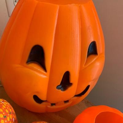 Halloween Decor Lot 1