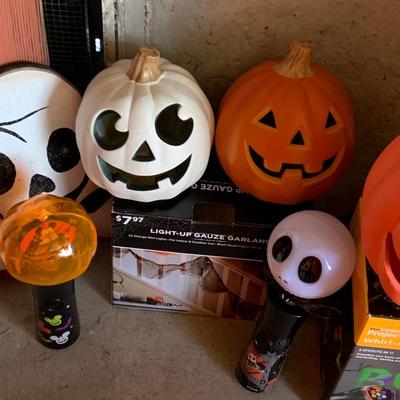 Halloween Decor Lot 2