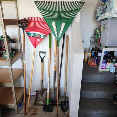 8 piece Lot of Garden Tools Rakes ,Shovels, Scrapper