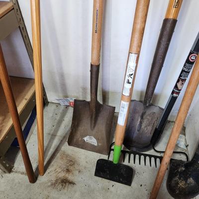 8 piece Lot of Garden Tools Rakes ,Shovels, Scrapper