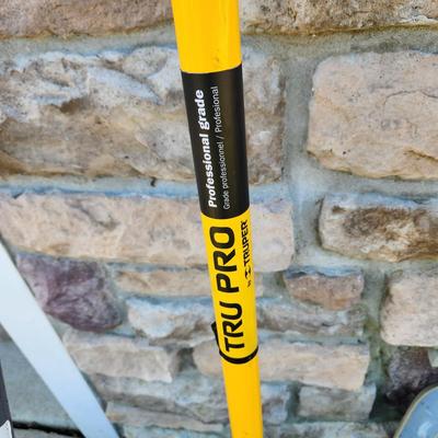 Snow Shovel & Tru Pro Bedding Fork 10 Tine