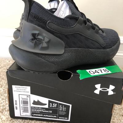 Under Armour 3.5Y Shoes *New in Box*