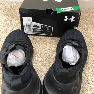 Under Armour 3.5Y Shoes *New in Box*