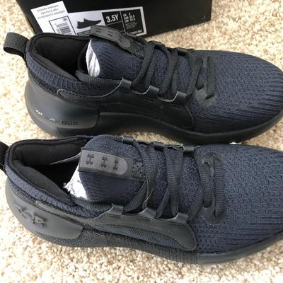 Under Armour 3.5Y Shoes *New in Box*