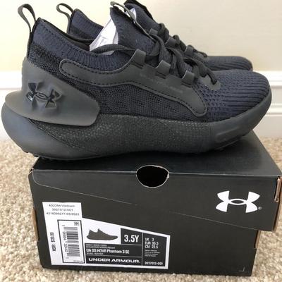 Under Armour 3.5Y Shoes *New in Box*