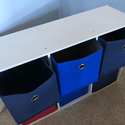 Organizer with 6 pull out soft cubes
