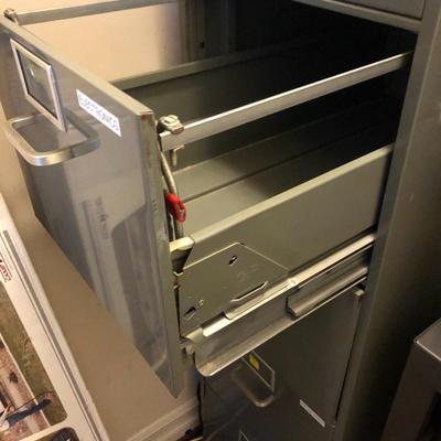 File Cabinet / Gray
