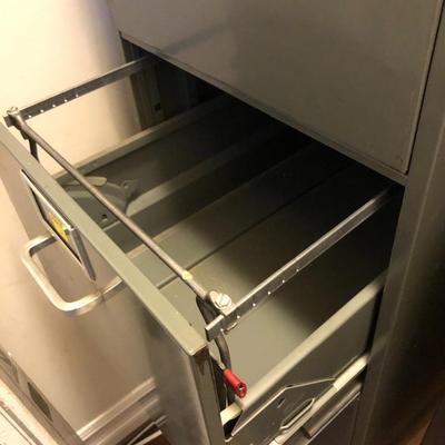 File Cabinet / Gray