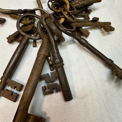Skeleton & Antique Key Lot