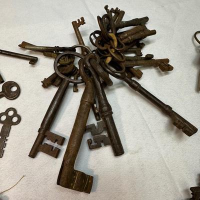 Skeleton & Antique Key Lot