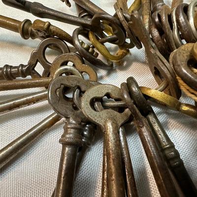 Skeleton & Antique Key Lot