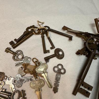 Skeleton & Antique Key Lot