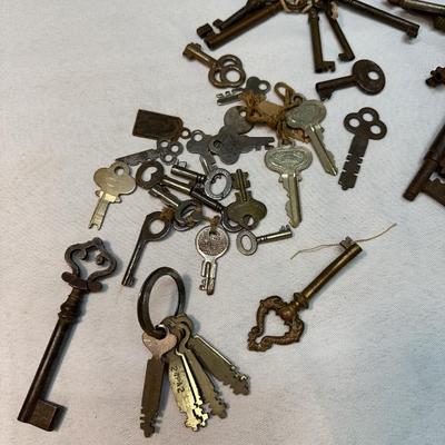 Skeleton & Antique Key Lot