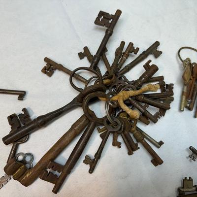 Skeleton & Antique Key Lot