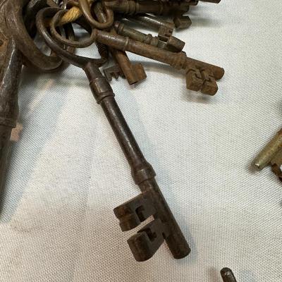Skeleton & Antique Key Lot