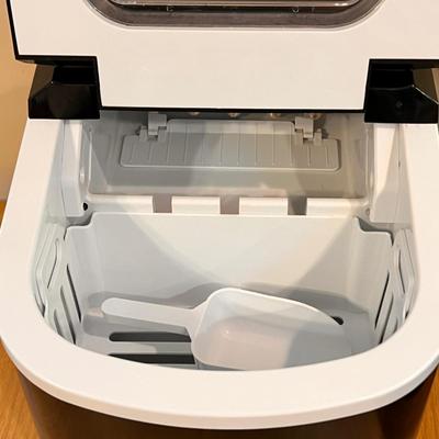 Magic Chef Portable Countertop Ice Maker